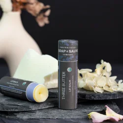 Lip Balm: Three Butter parfumefri kologisk lbebalsam stick XXL 8,5 g