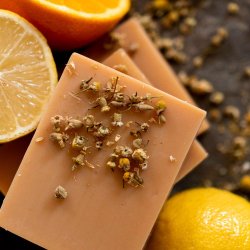 Chamomile &amp; Citrus kologisk shampoobar: Normalt hr, fedtet hr, skl, klende hovedbund, 160 g.