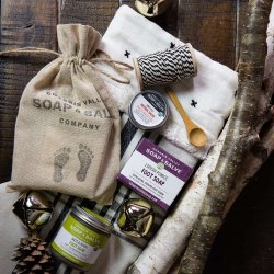 Chagrin Valley: Fabulous Feet Foot Care Bundle: gavest med kologiske fodplejeprodukter