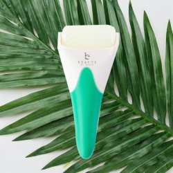 Ice Roller med gelkerne til hvet hud i ansigtet