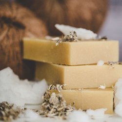 Babassu March Mallow shampoobar: Trt tykt krllet hr, irriteret hovedbund, modvirker hrtab 160g